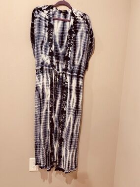 Torrid Navy White Tie-Dye  Kimono Duster Cover Up Summer Beach Vacation Resort